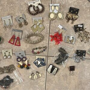 Bundle of Vintage Jewelry